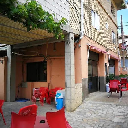 Casa Rural El Kanguro * Luesia